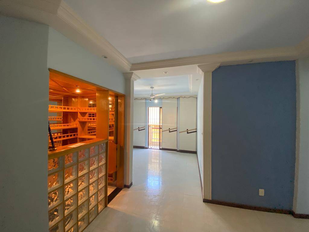 Apartamento à venda com 2 quartos, 69m² - Foto 1
