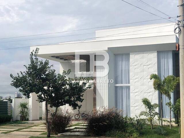 #826 - Casa em condomínio para Venda em Campos dos Goytacazes - RJ