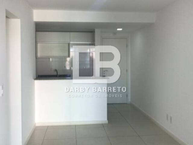 #582 - Apartamento para Locação em Campos dos Goytacazes - RJ