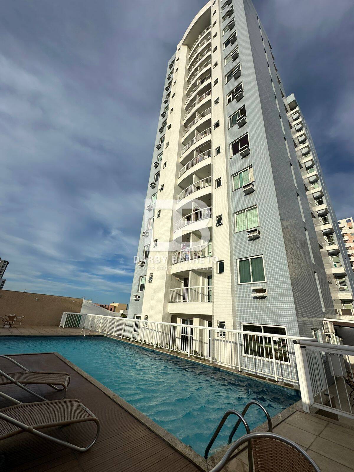 Apartamento à venda com 2 quartos, 67m² - Foto 2