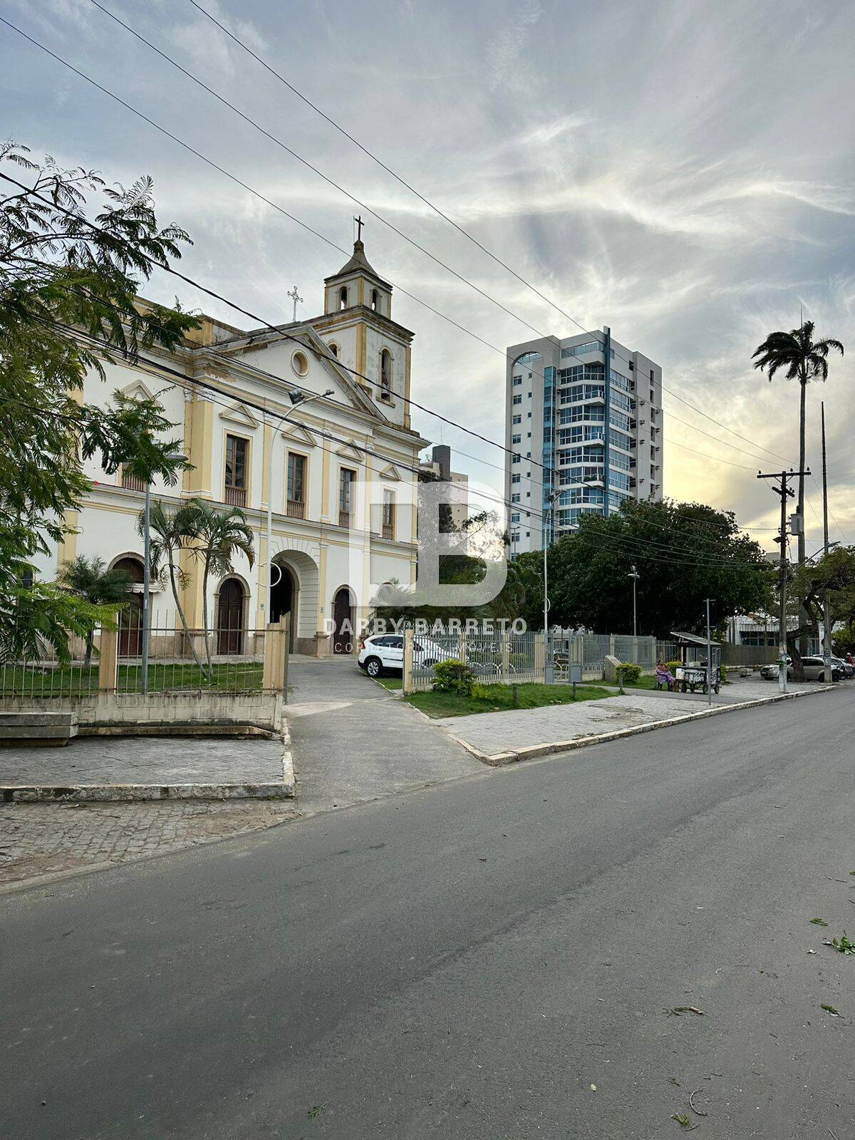 Apartamento à venda com 2 quartos, 67m² - Foto 3