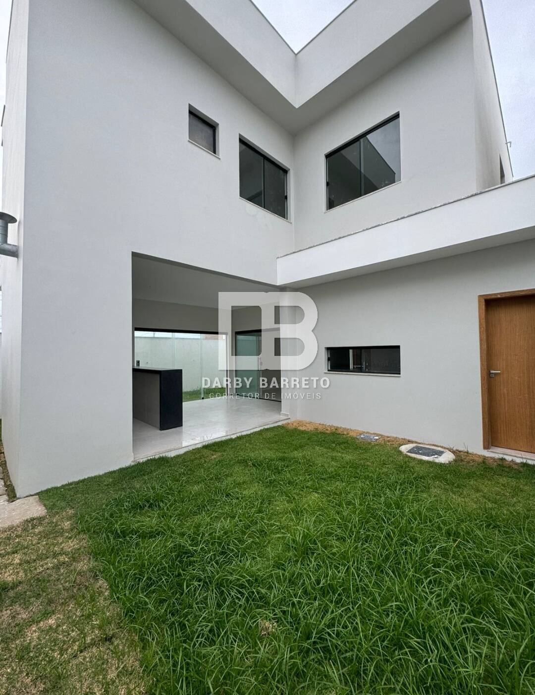 Casa de Condomínio à venda com 3 quartos, 210m² - Foto 2