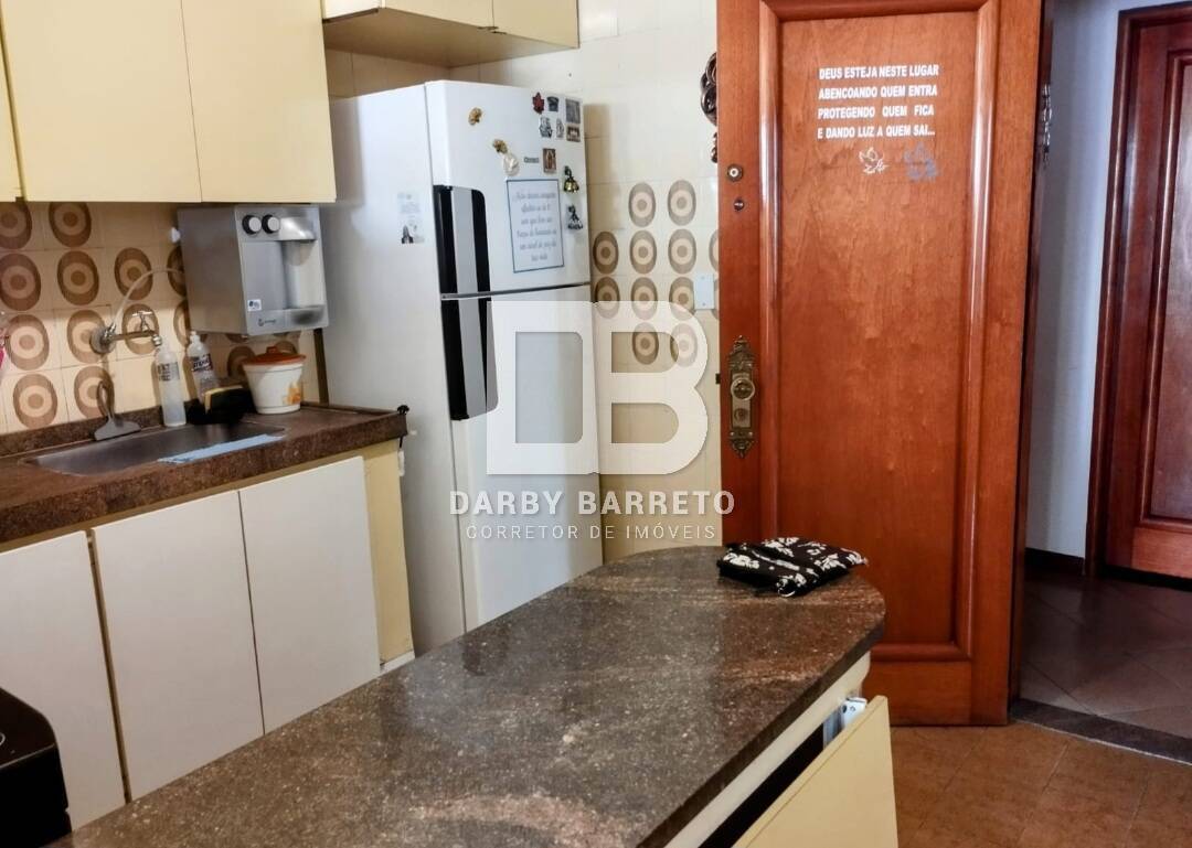 Apartamento para alugar com 3 quartos, 150m² - Foto 18