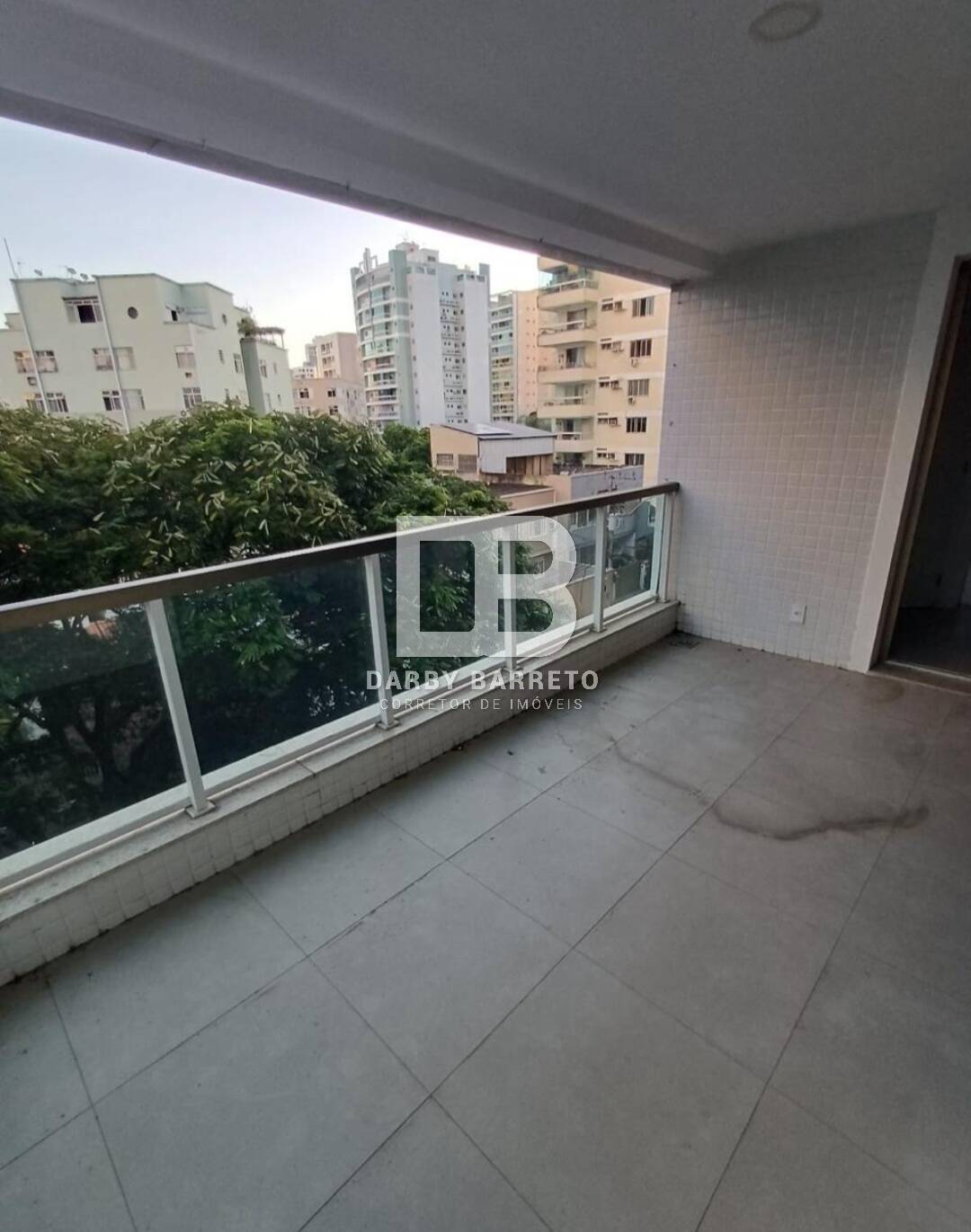 Apartamento à venda com 3 quartos, 115m² - Foto 1