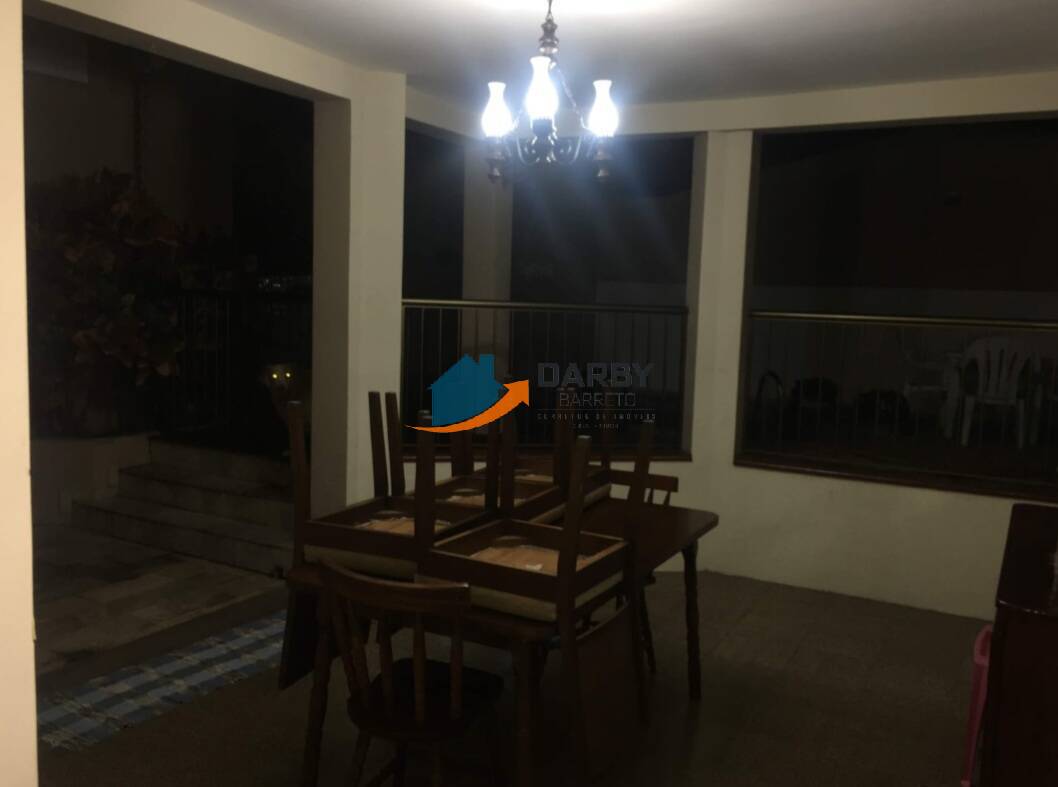 Casa à venda com 3 quartos, 300m² - Foto 5