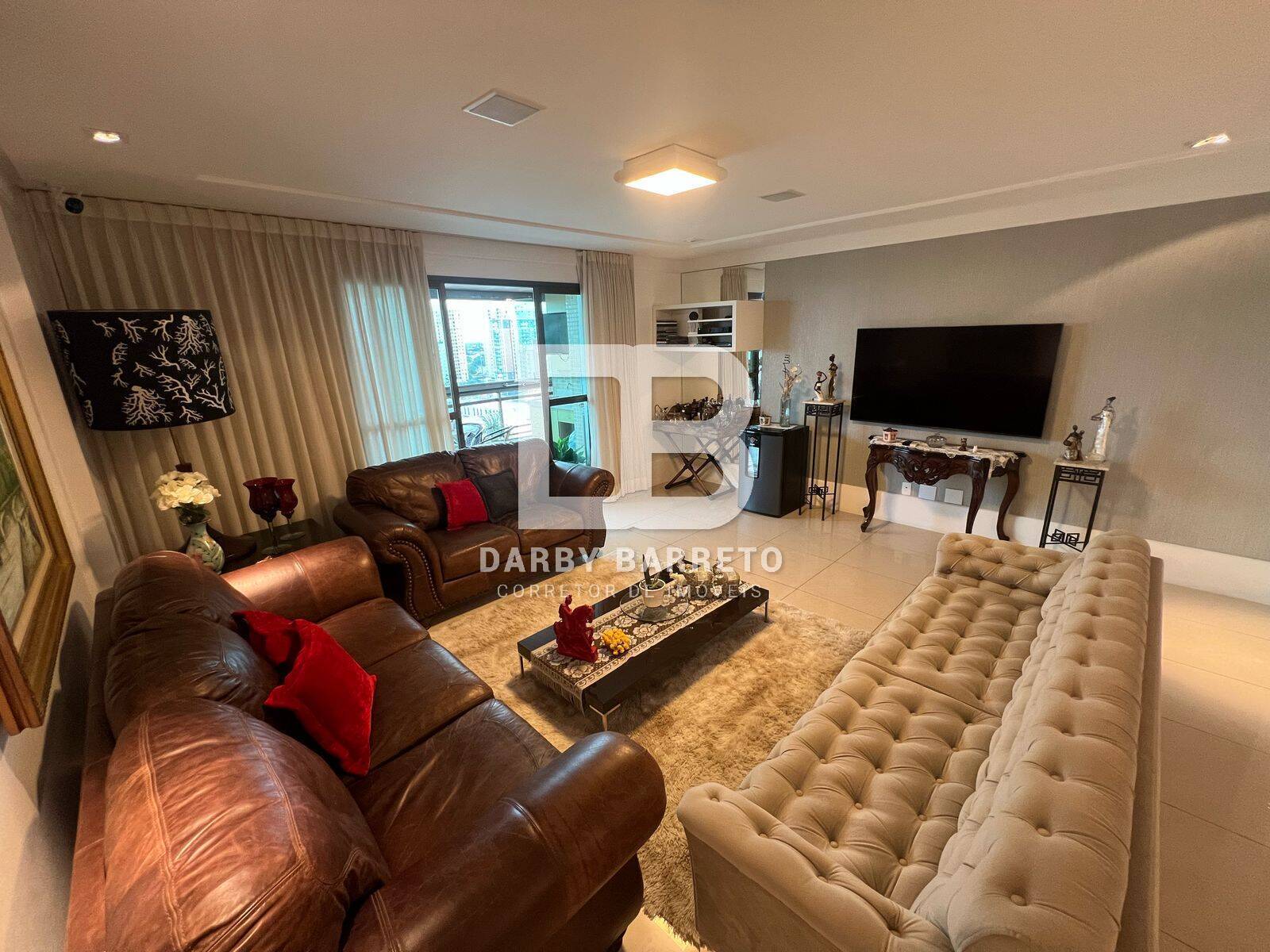 Apartamento à venda com 4 quartos, 180m² - Foto 2