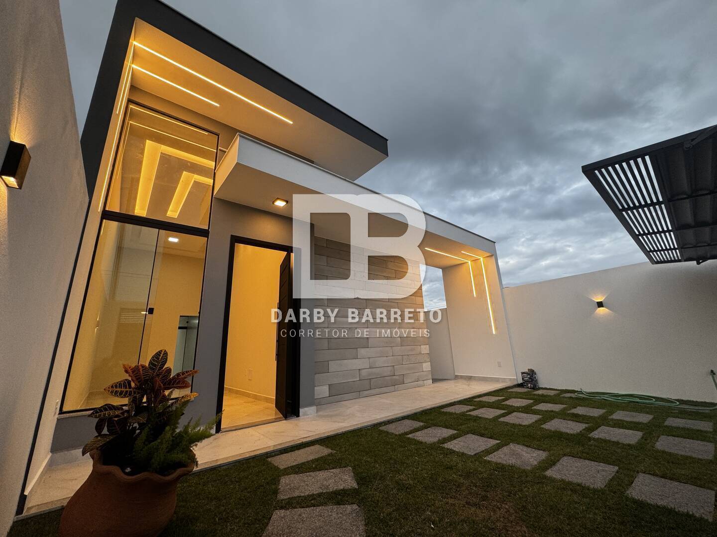 Casa à venda com 3 quartos, 96m² - Foto 1