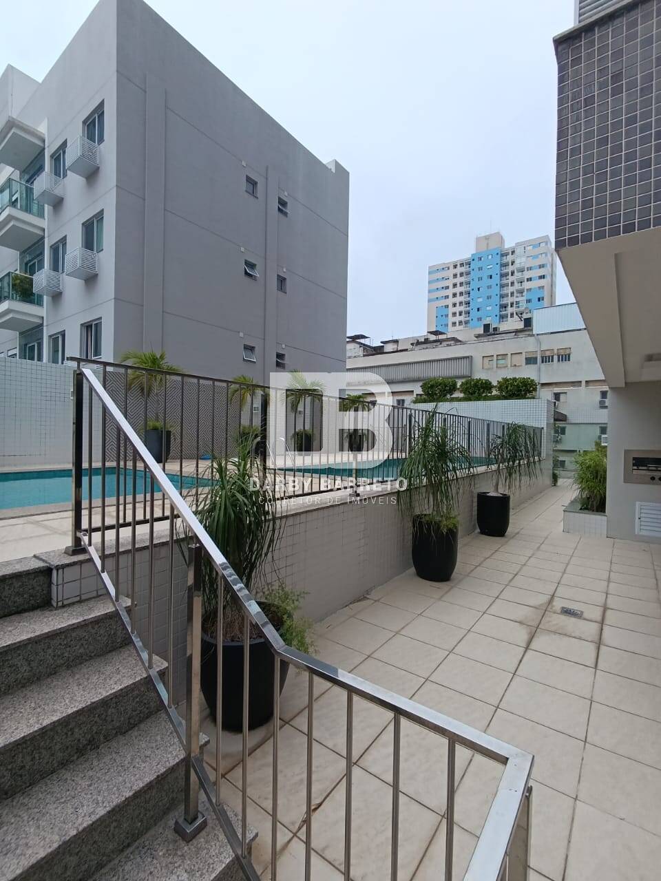 Apartamento à venda com 2 quartos, 67m² - Foto 3