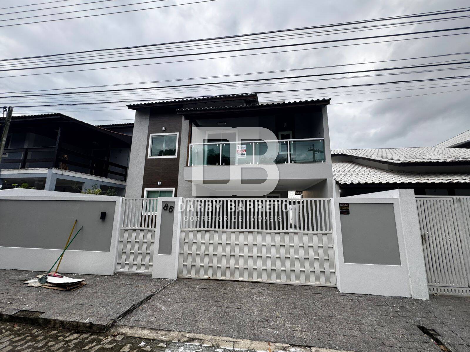 Casa de Condomínio à venda com 3 quartos, 195m² - Foto 1