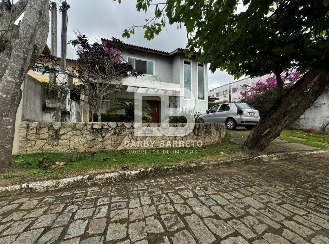 Casa de Condomínio à venda com 4 quartos, 283m² - Foto 1