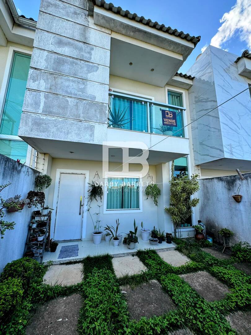 Casa à venda com 3 quartos, 110m² - Foto 1