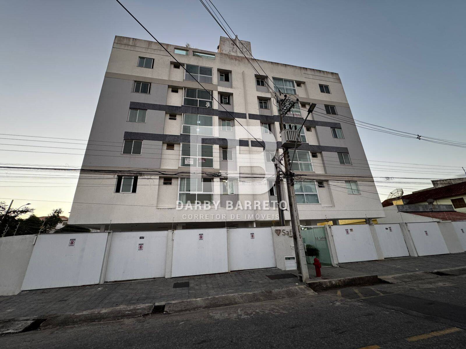 Apartamento à venda com 2 quartos, 60m² - Foto 1