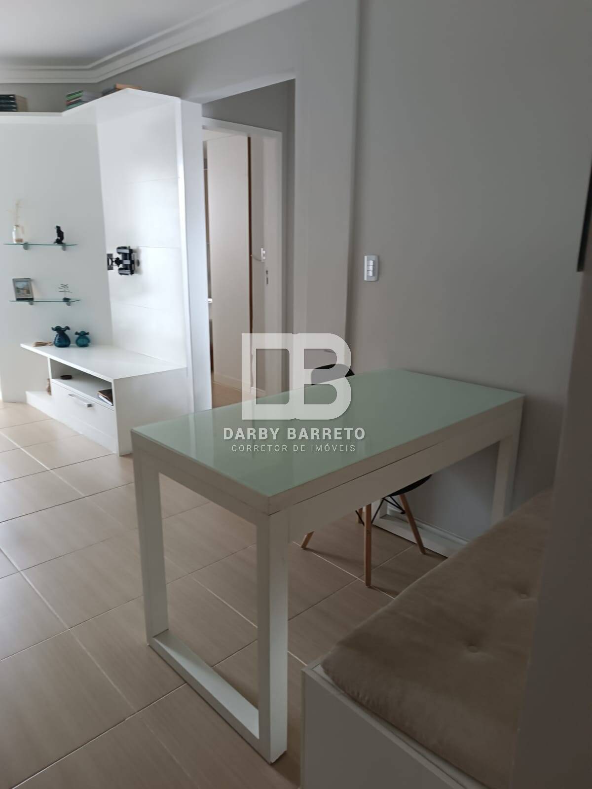 Apartamento à venda com 2 quartos, 61m² - Foto 1