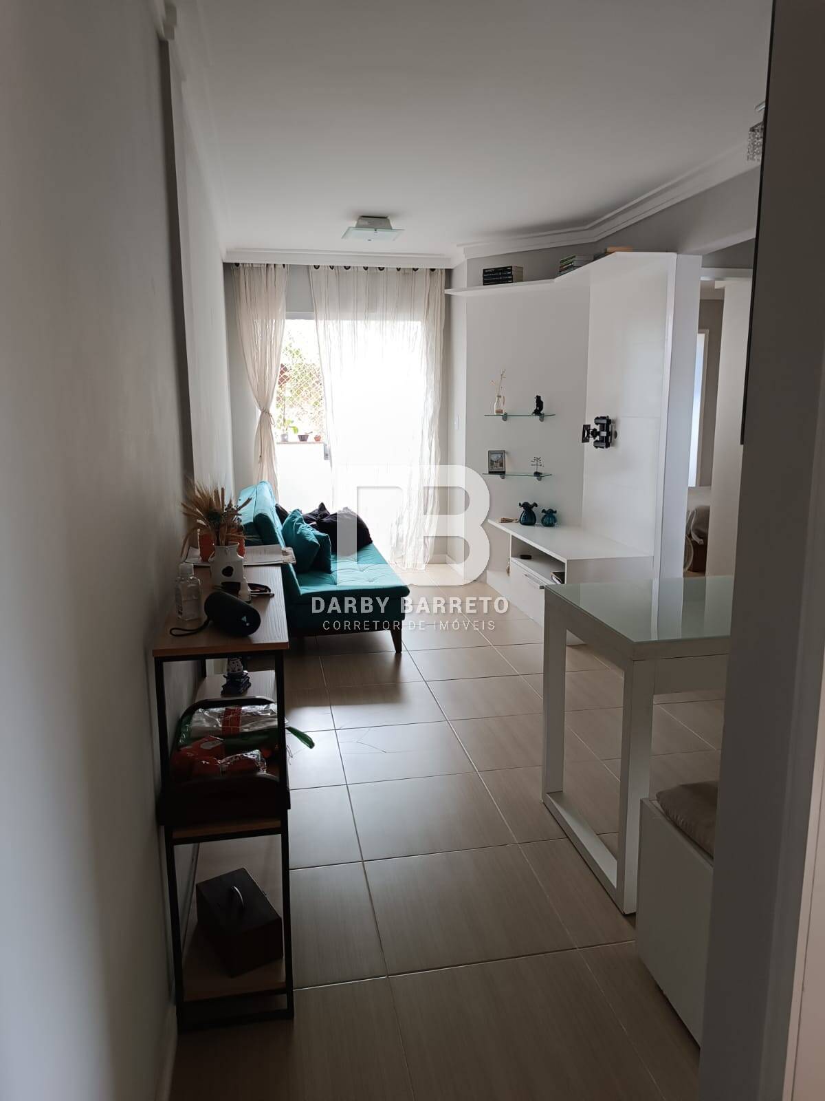 Apartamento à venda com 2 quartos, 61m² - Foto 2
