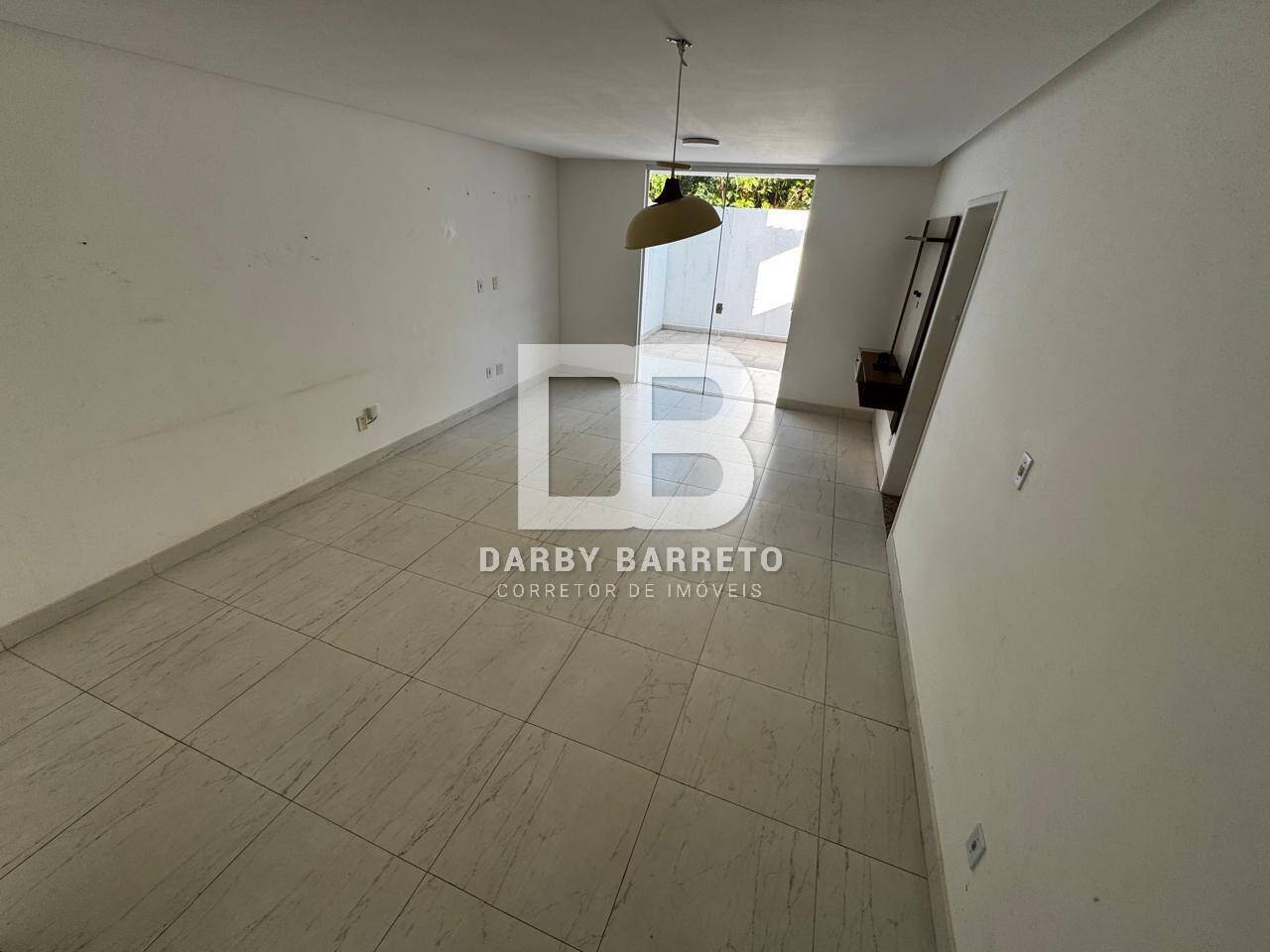 Casa à venda com 2 quartos, 107m² - Foto 2