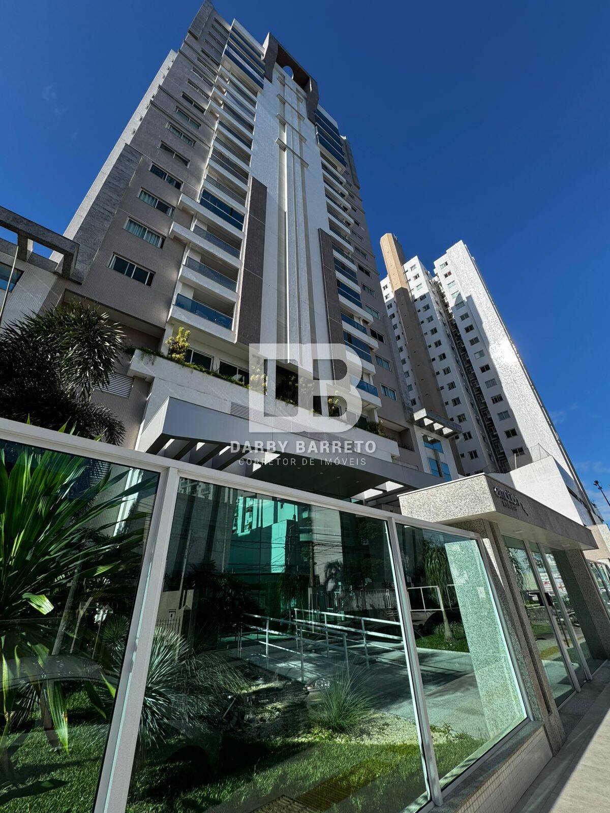 Apartamento à venda com 3 quartos, 140m² - Foto 1