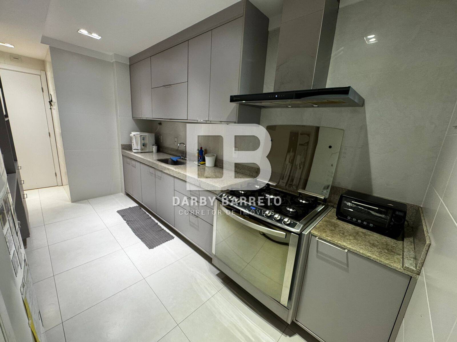 Apartamento à venda com 3 quartos, 140m² - Foto 8