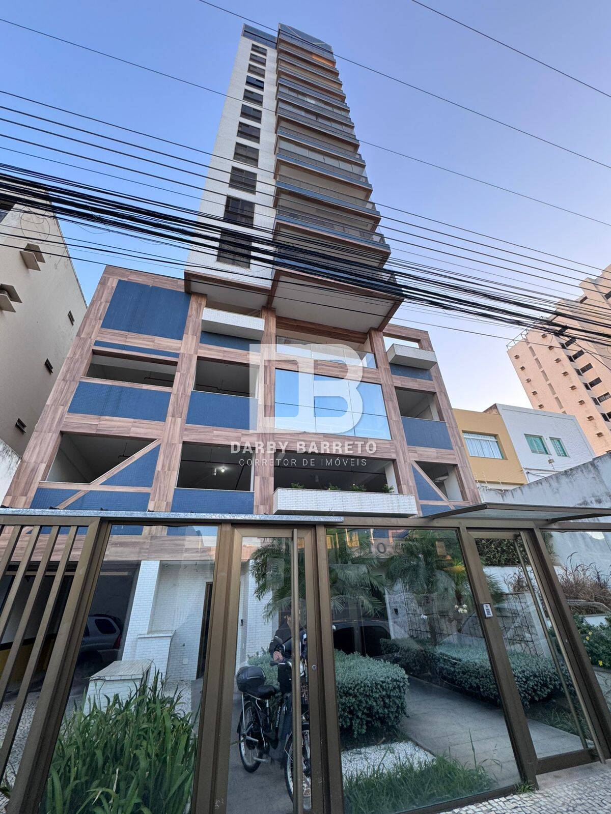 Apartamento à venda com 3 quartos, 135m² - Foto 1