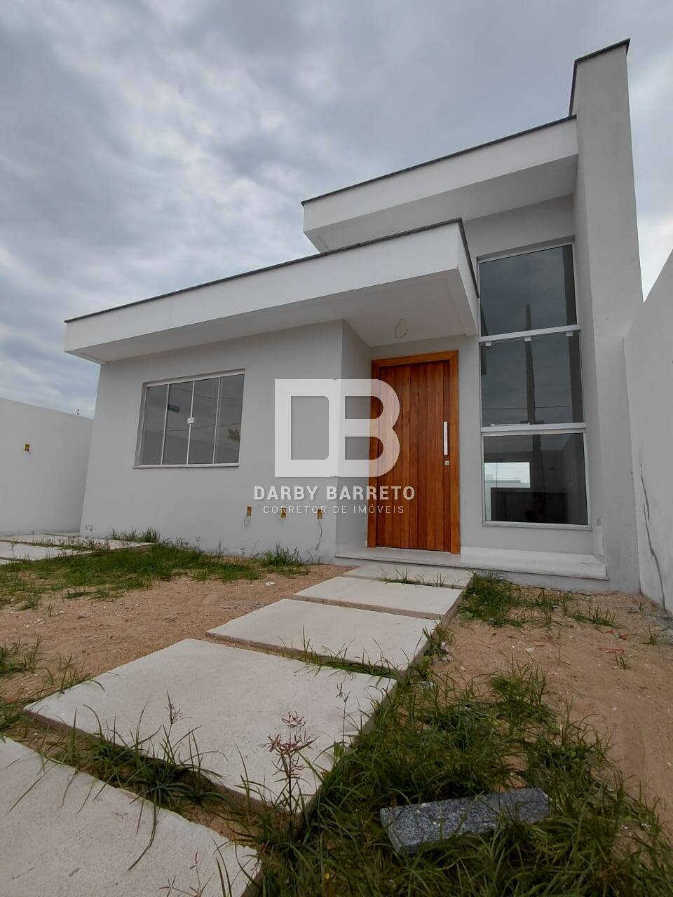 Casa à venda com 3 quartos, 96m² - Foto 1