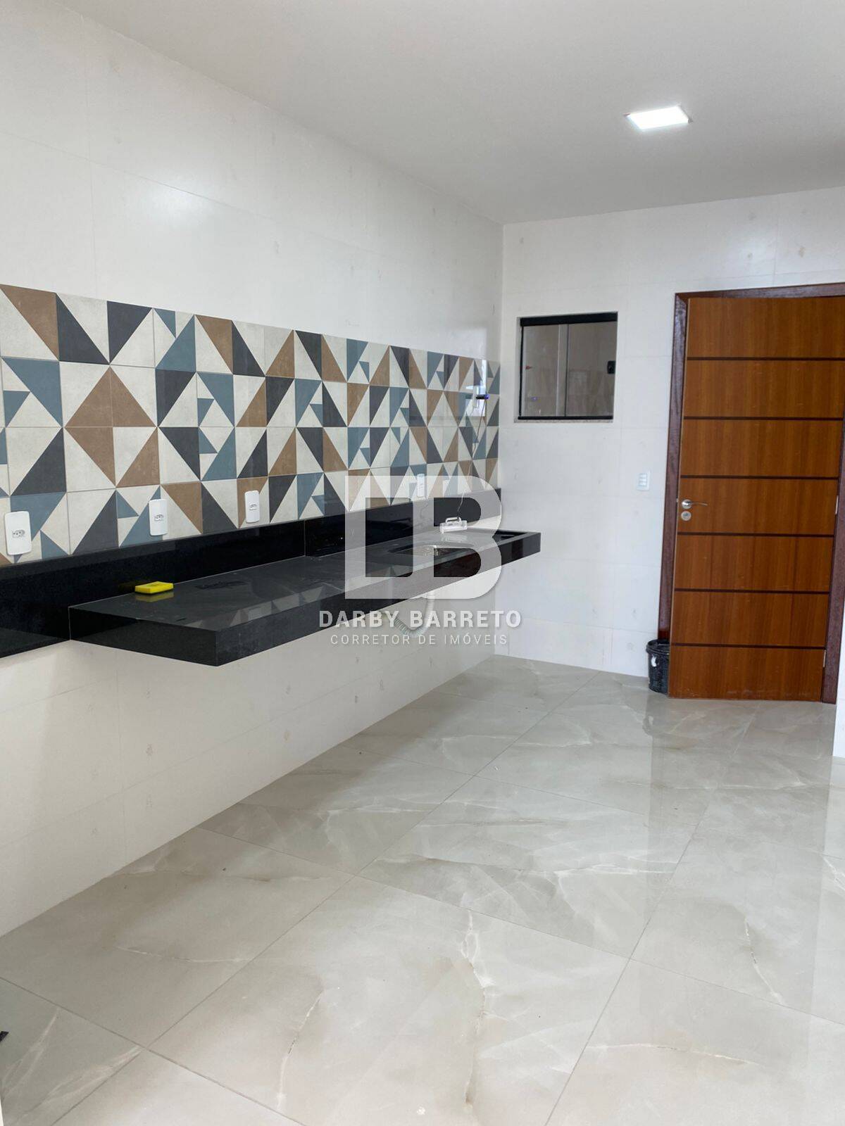 Casa à venda com 3 quartos, 83m² - Foto 4